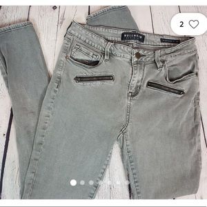 Bullhead Denim Grey Rocker Mid Rose Zipper Pocket Jeans